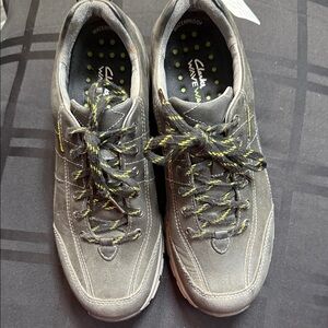CLARKS WAVE WALK TREK
WATERPROOF SNEAKER LADIES
SIZE 9